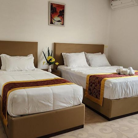 Airport Hotel Clark Clark Freeport Zone Bagian luar foto