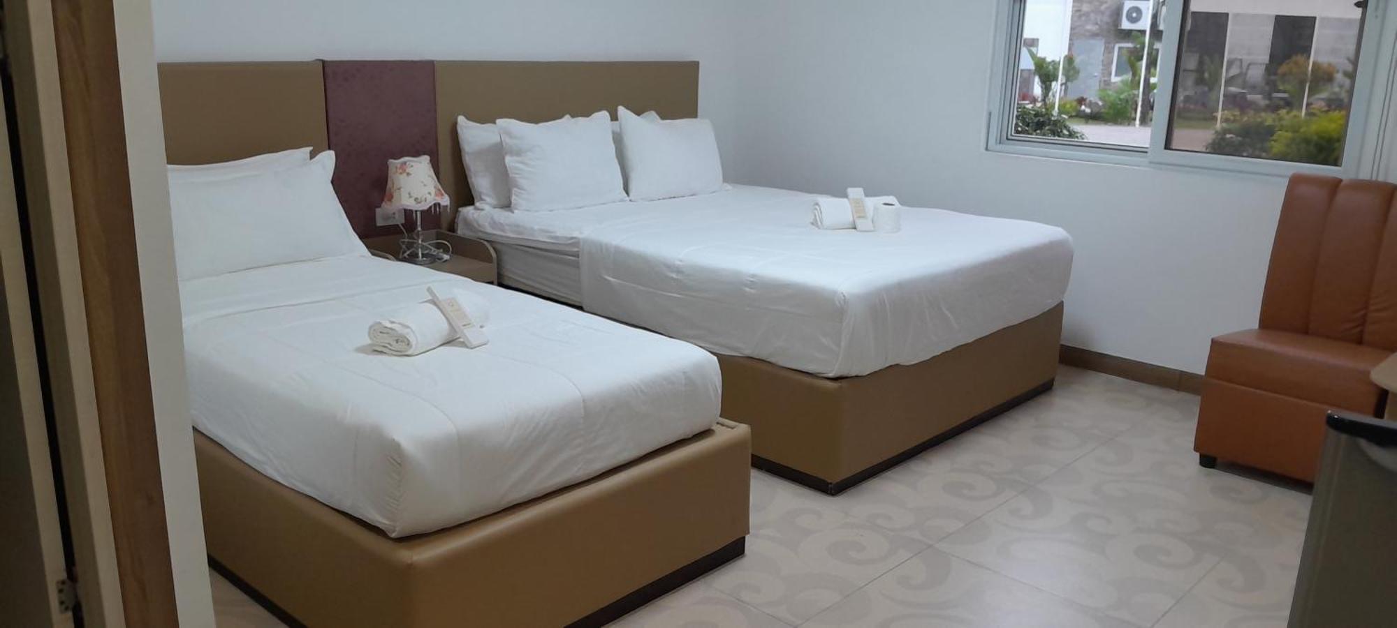 Airport Hotel Clark Clark Freeport Zone Bagian luar foto